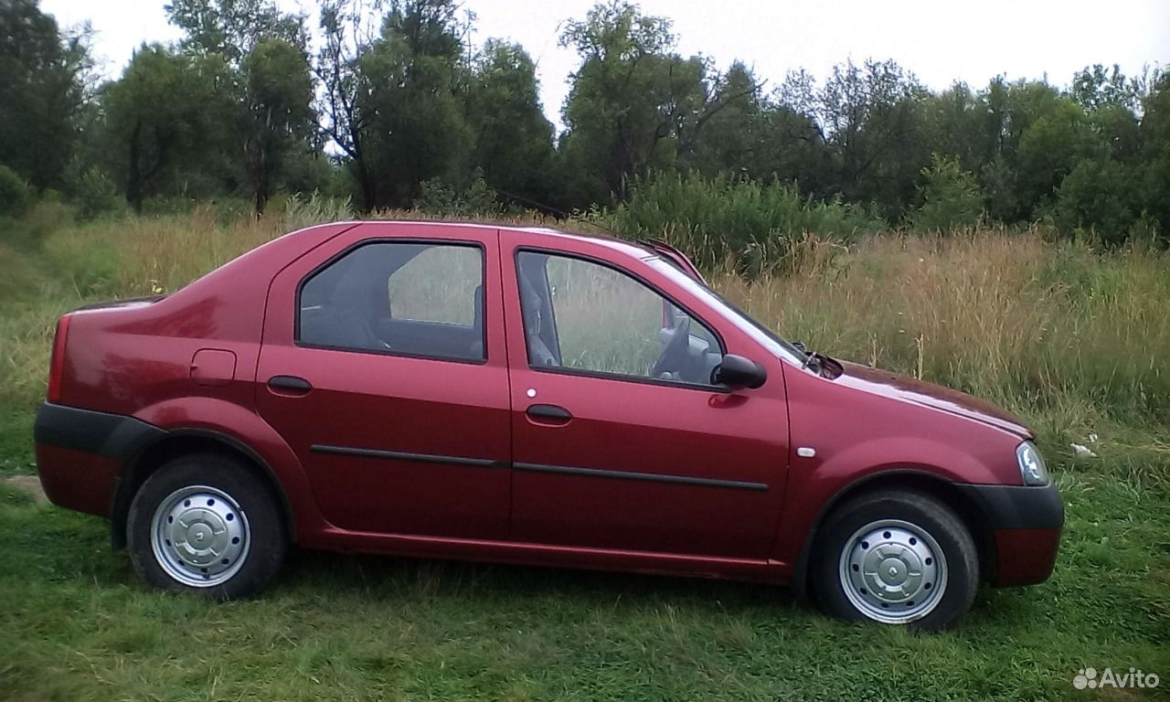 Renault logan красный