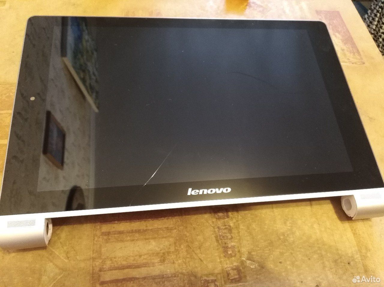 Yoga tablet 10 b8000