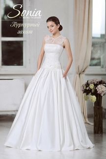 Продам красивое, дизайнерское свадебное платье