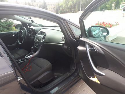Opel Astra 1.4 AT, 2013, седан