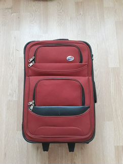 Бордовый чемодан American tourist