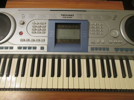 Синтезатор techno KB820
