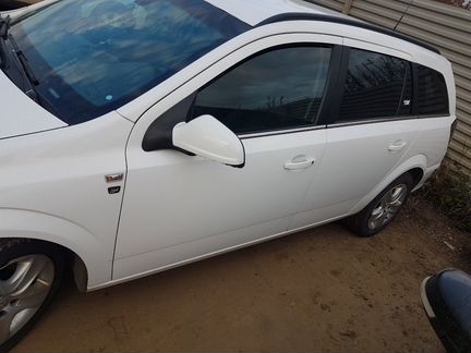 Opel Astra 1.3 МТ, 2010, 300 020 км