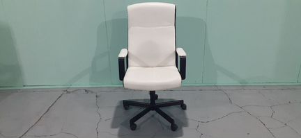 Кресло с высокой спинкой комбинированное офисное