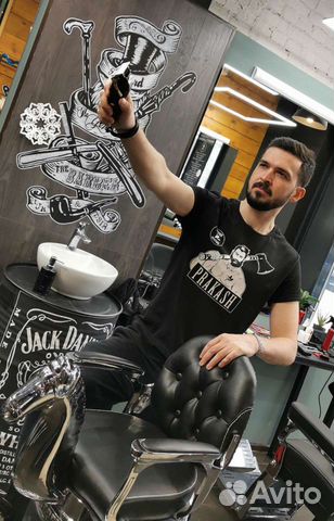 Мужская стрижка в барбершопе