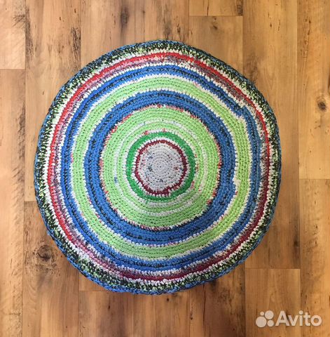 Коврик уруглый вязанный