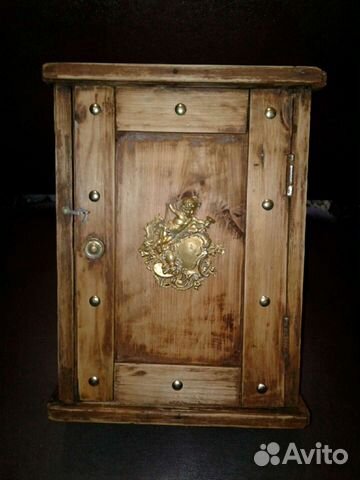 Старинные аптечные шкафчики