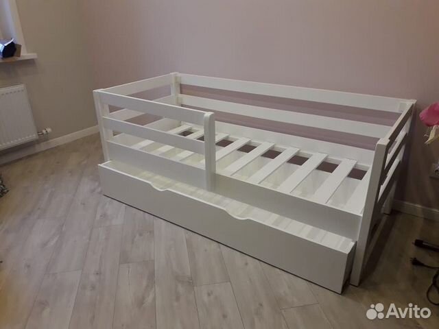 Детская кровать из массива