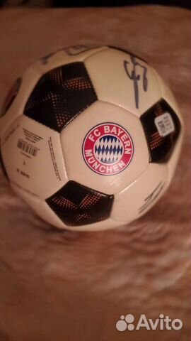 Футбольный мяч Adidas с автографами команды Buyern