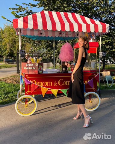 Сладкий бар: сладкая вата, попкорн, яблоки в карам