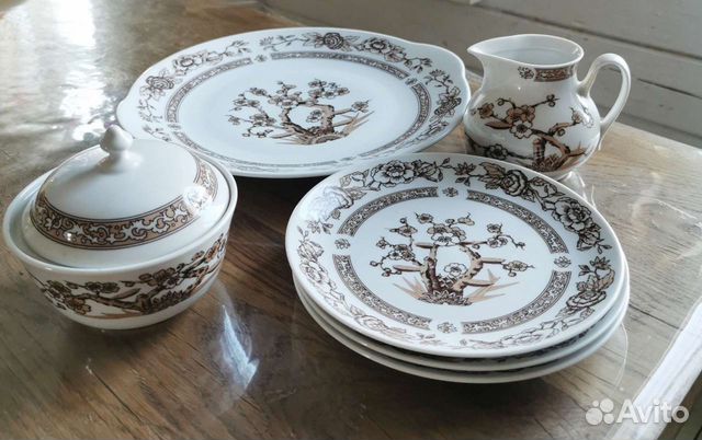 Часть от чешского сервиза Вишнёвый сад