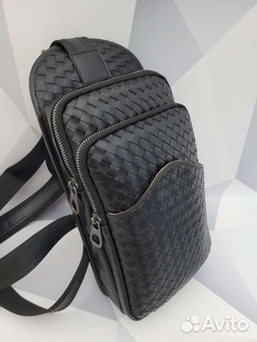 Кожаная нагрудная сумка плетёная