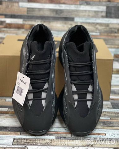 Кроссовки adidas yeezy boost 700