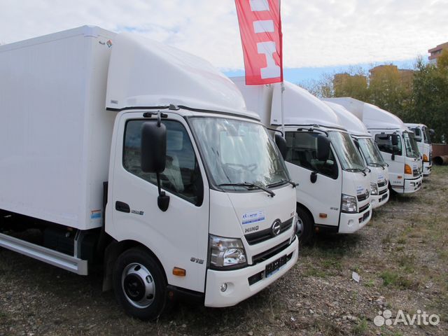 Обтекатель (спойлер) hino 300, hino 500 - оригинал