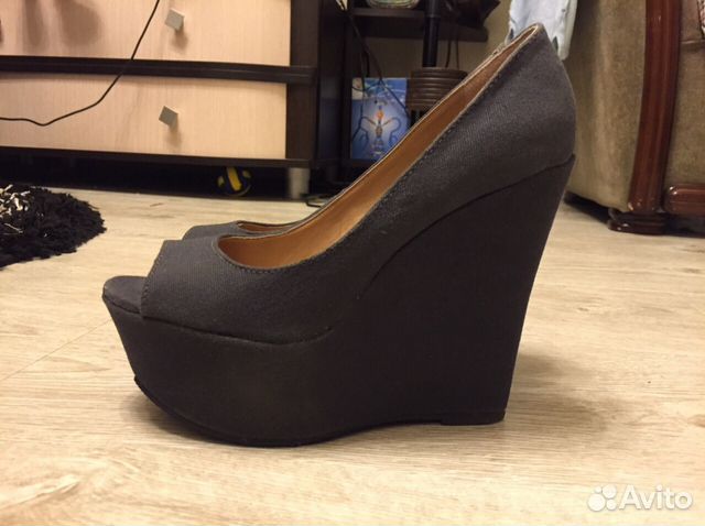 Туфли/босоножки на танкетке Steve Madden