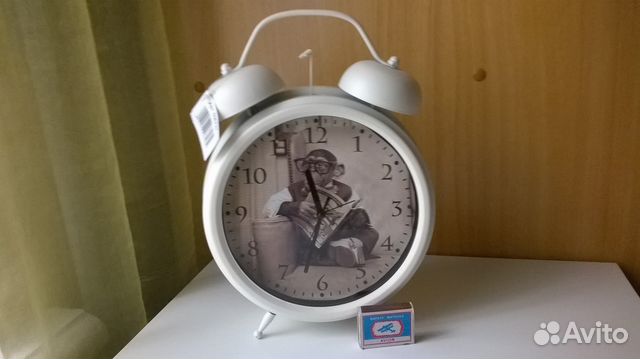Часы с будильником настольные