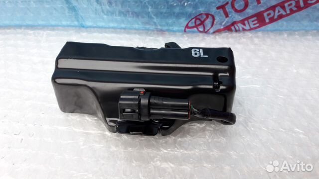 Замок капота Toyota Land Cruiser 200 2015-2020 Замок капота Toyota Land Cruiser 200 2015-2020