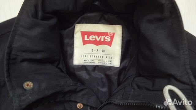 Чёрный бомбер Levis