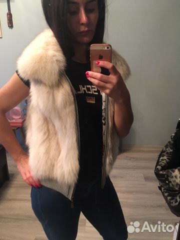 Жилетка меховая, Песец, натуральный мех Жилетка меховая, Песец, натуральный мех