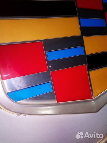 Рекламный световой щит автосалона Cadillac