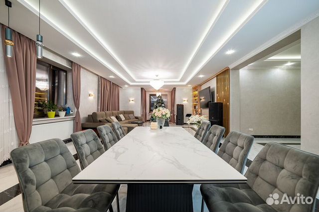 

10-к. и более коттедж, 600 м²