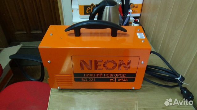 Сварочный аппарат neon вд-221 (220 А) Сварочный аппарат neon вд-221 (220 А)