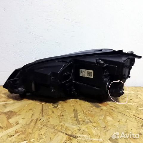 Фара правая Volkswagen Golf VII 5GE941036