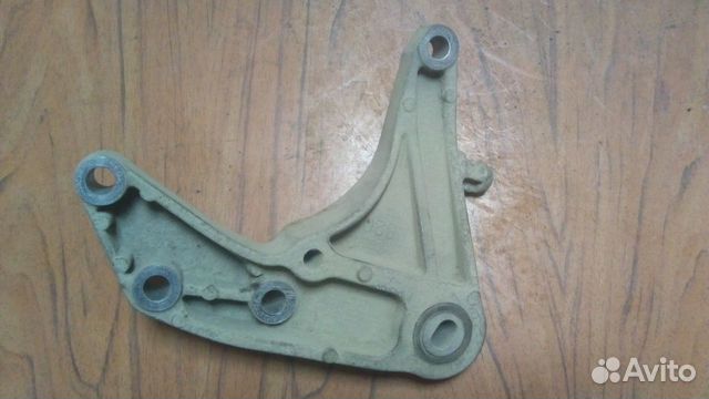 Opel mokka кронштейн опоры кпп 95090820