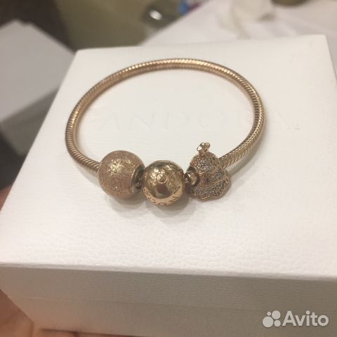 Pandora браслет с двумя шармами