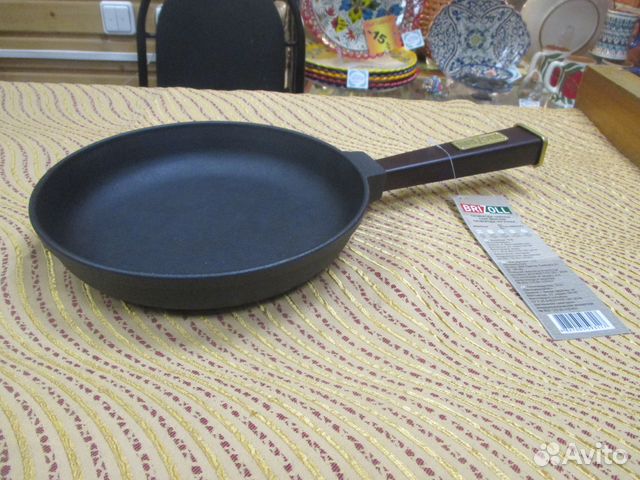 Чугунные сковороды, жаровни разных размеров