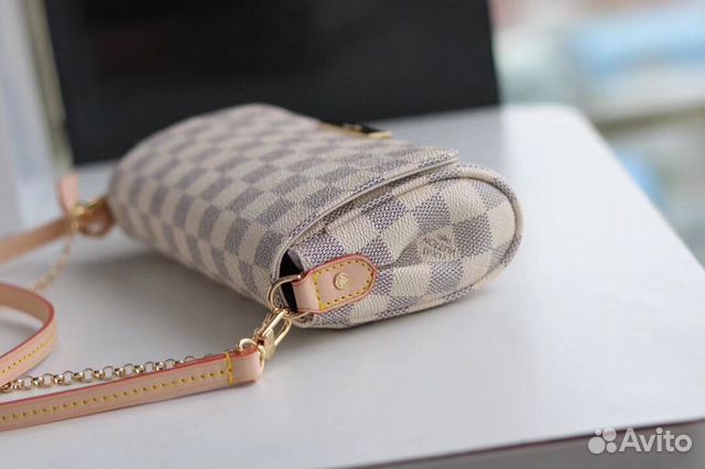 Сумка Louis Vuitton LV белая Сумка Louis Vuitton LV белая