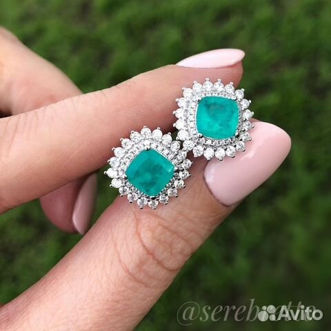 Роскошное серебряное кольцо с изумрудным цирконом