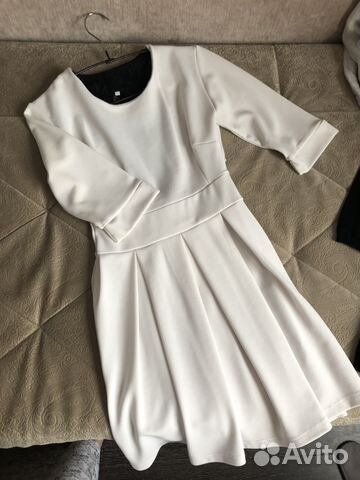 Платье с кружевной вставкой на спине Платье с кружевной вставкой на спине