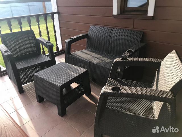 Стол из искусственного ротанга (570х515х420)