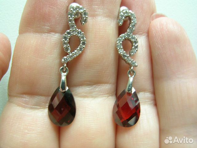 Сережки с циркорнами и бордовым камнем. Новые Сережки с циркорнами и бордовым камнем. Новые