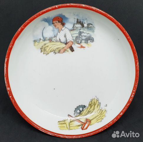 Агитационный фарфор СССР Конфетница Жница 1920-е