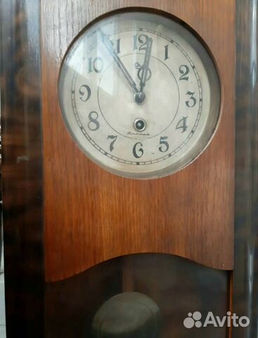 Часы настенные с маятником 