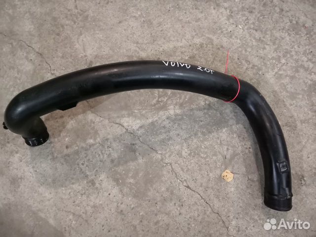 Патрубок интеркулера Вольво S60 S80 2,0i Патрубок интеркулера Вольво S60 S80 2,0i