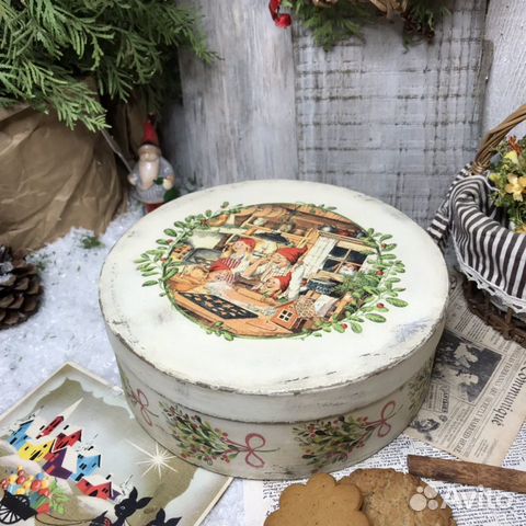 Шкатулка круглая, праздничная (короб) Шкатулка круглая, праздничная (короб)