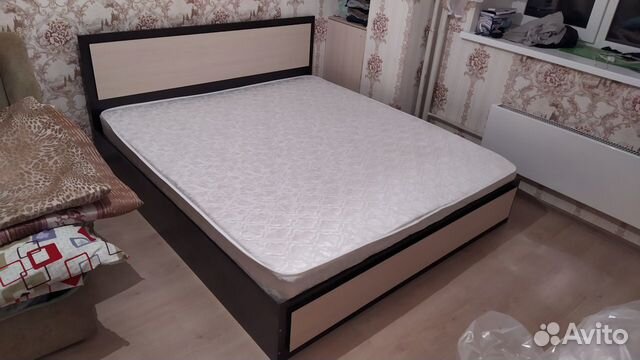 Кровать с матрасом