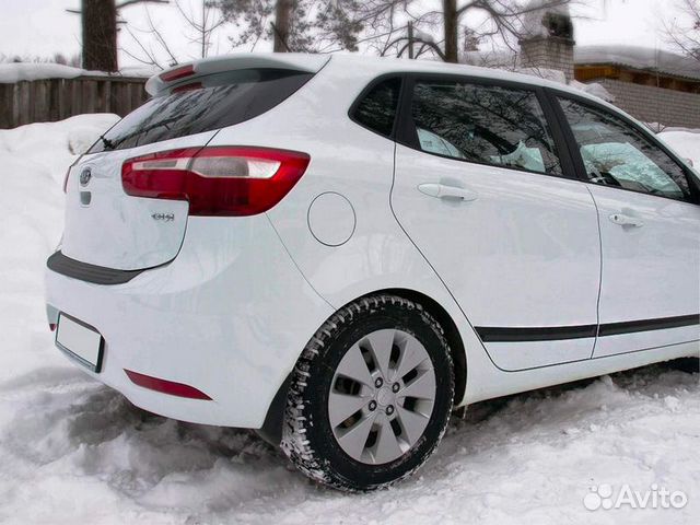 Молдинг на заднюю правую дверь Kia Rio III Молдинг на заднюю правую дверь Kia Rio III
