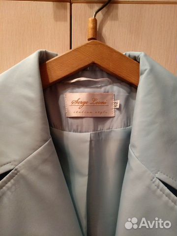 Новый женский плащ с поясом Новый женский плащ с поясом