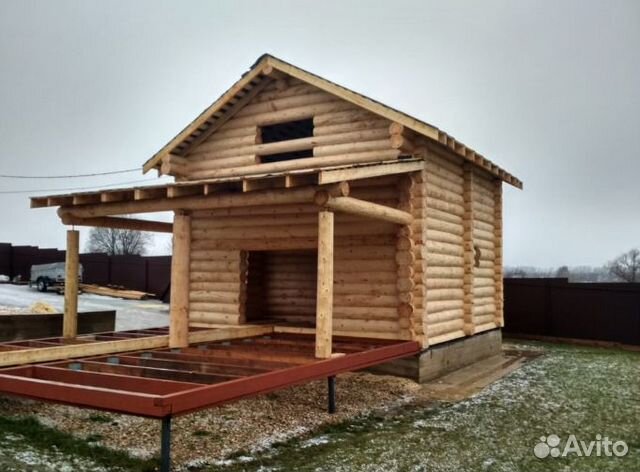 Сруб бани из строганного бревна диаметром 260 мм Сруб бани из строганного бревна диаметром 260 мм