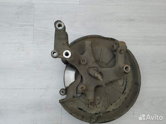 Кулак задний левый 1K0505435AC Skoda Octavia (A5 1