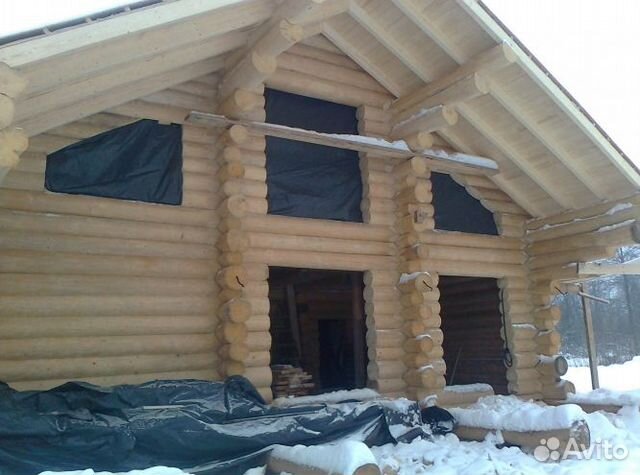 Сруб дома из рубленного бревна с установкой Сруб дома из рубленного бревна с установкой