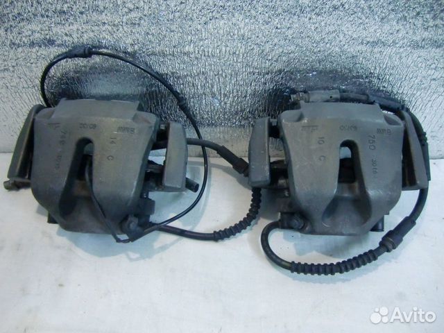 Суппорт тормозной передний BMW X5 E70 F15 X6 E71 F