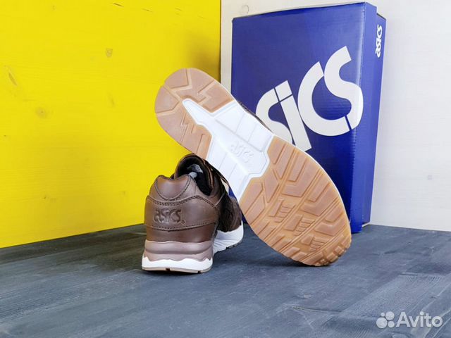 Asics кроссовки новые мужские коричневые Asics кроссовки новые мужские коричневые