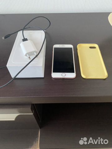 Телефон iPhone 7 Телефон iPhone 7