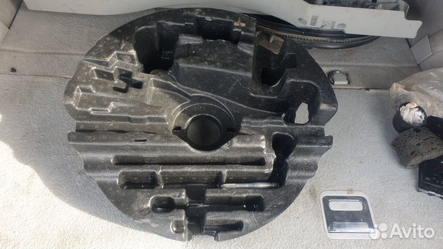Ниша для инструментов Mercedes 164 GL