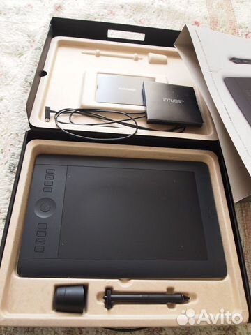 Графический планшет wacom Intuos Pro M (PTH-651)